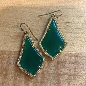 Addie style by Kendra Scott | Emerald Green |. Beautiful and elegant!